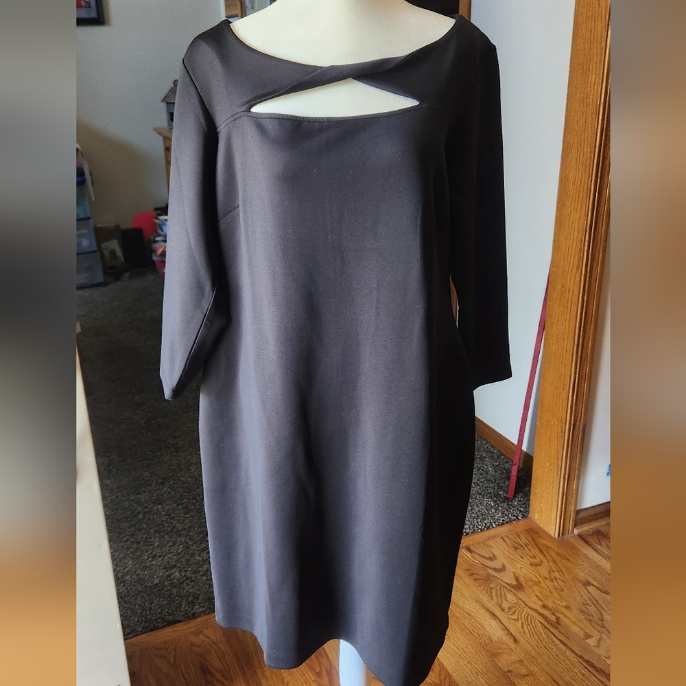 Black Dress - Picture 1 of 4